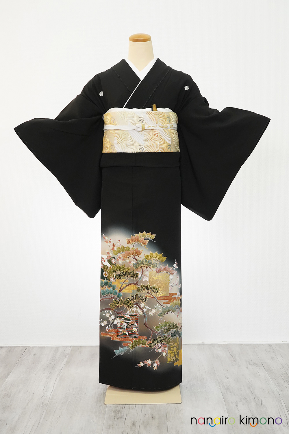 黒留袖フルセット｜松草花模様金彩 KT014｜ナナイロキモノウェブショップ
